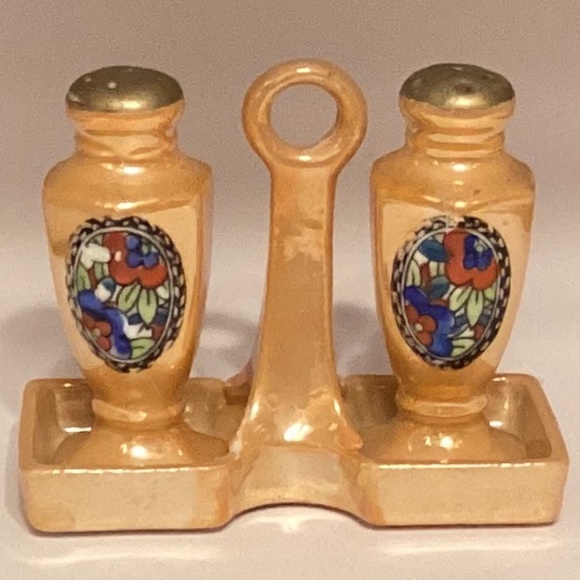 Salt and Pepper Shakers with Caddy Ware Orange 3.5" - Picture 1 of 4